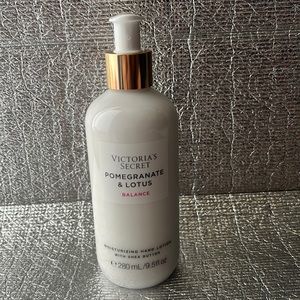 Victoria Secret Pomegranate & Lotus Lotion